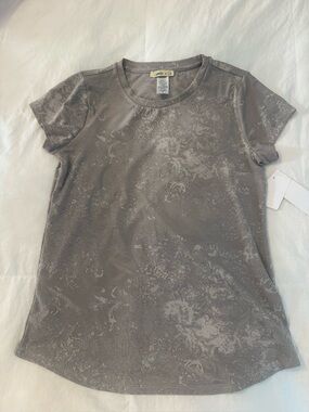 Camille &Co. Whimsigoth Gray capped sleeve Tee with textured floral design.